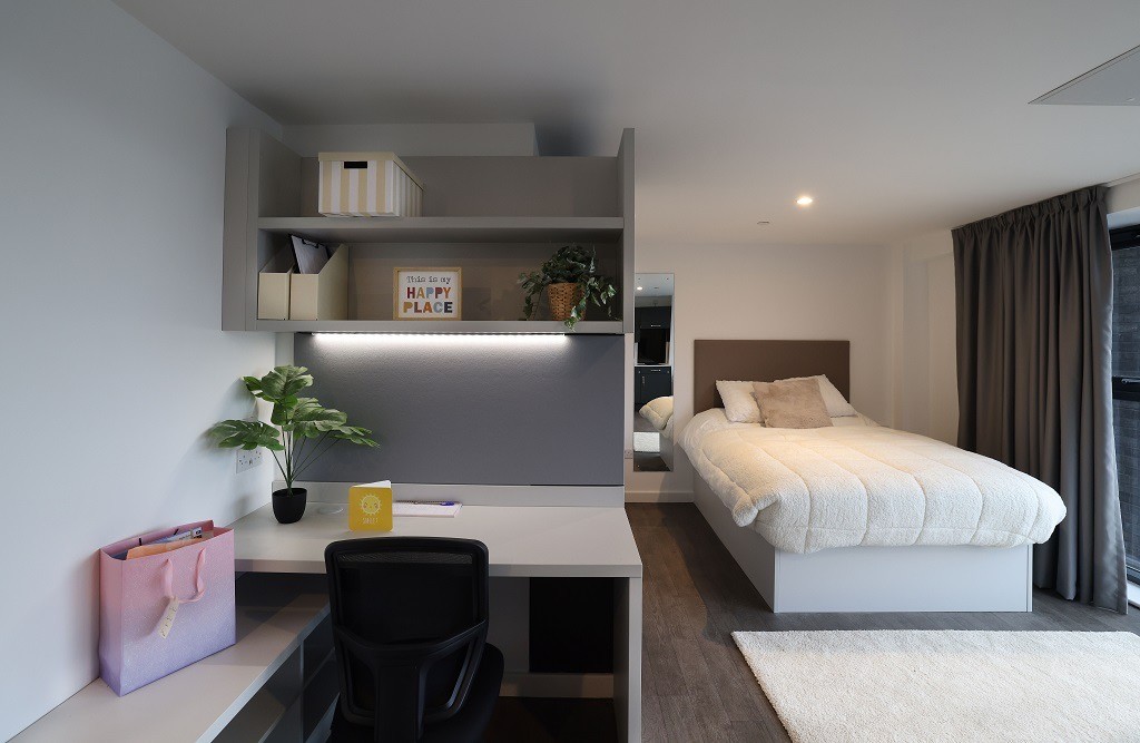 A6DA5683-981F-4B87-96DE-00D018C7E923